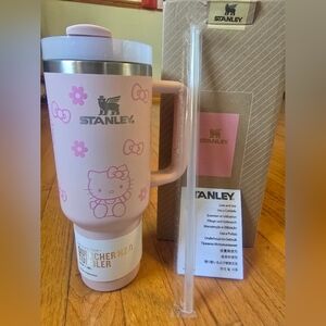 Hello Kitty × Stanley 40oz Cup – Baby Pink Limited Edition – Super Cute & Trendy